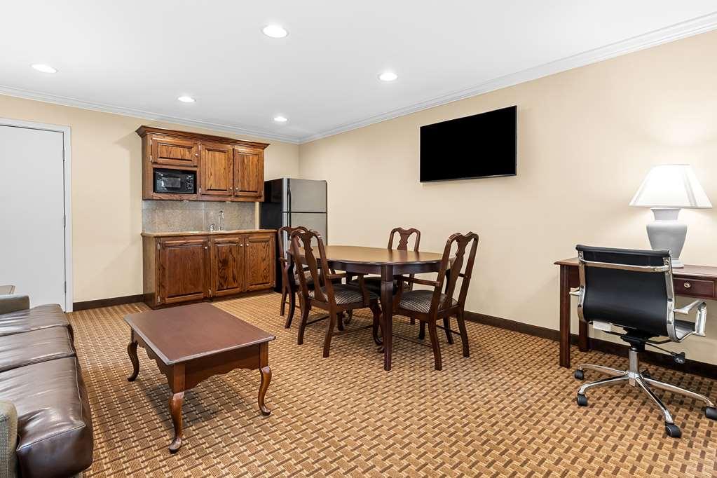 Best Western Forest Inn Franklin Room photo